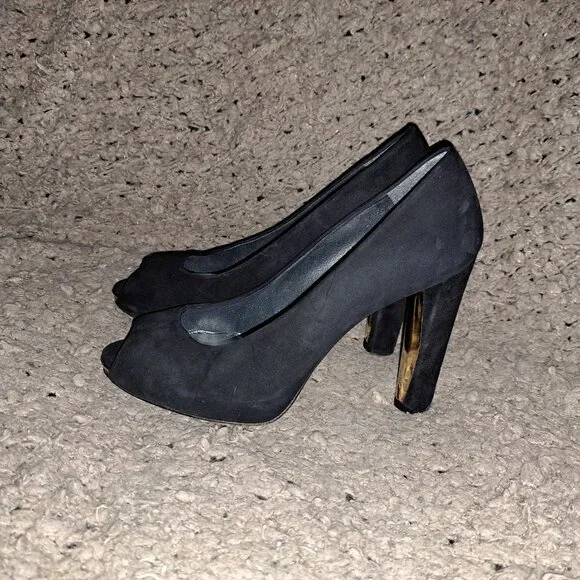 STUART WEITZMAN-Black Suede Peep Toe Pumps-Gold Inner Heel-Sz 8.5-Excellent - Picture 2 of 8